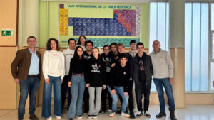 Alumnos del IES Aricel de Albolote diseñan un satélite que simula una lata para recoger datos meteorológicos